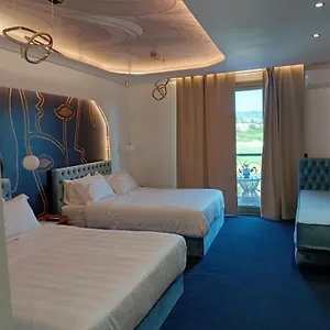 2* Hotel Greek House